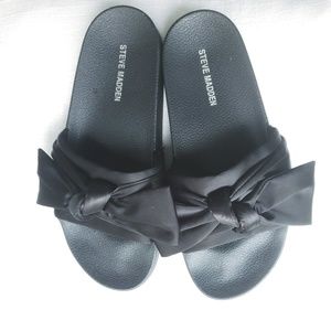 Steve Madden black satin bow slides